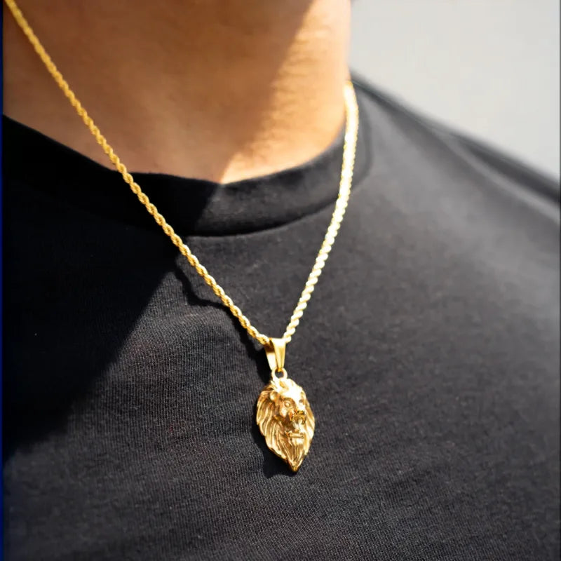 Pendentif lion majestueux pour homme