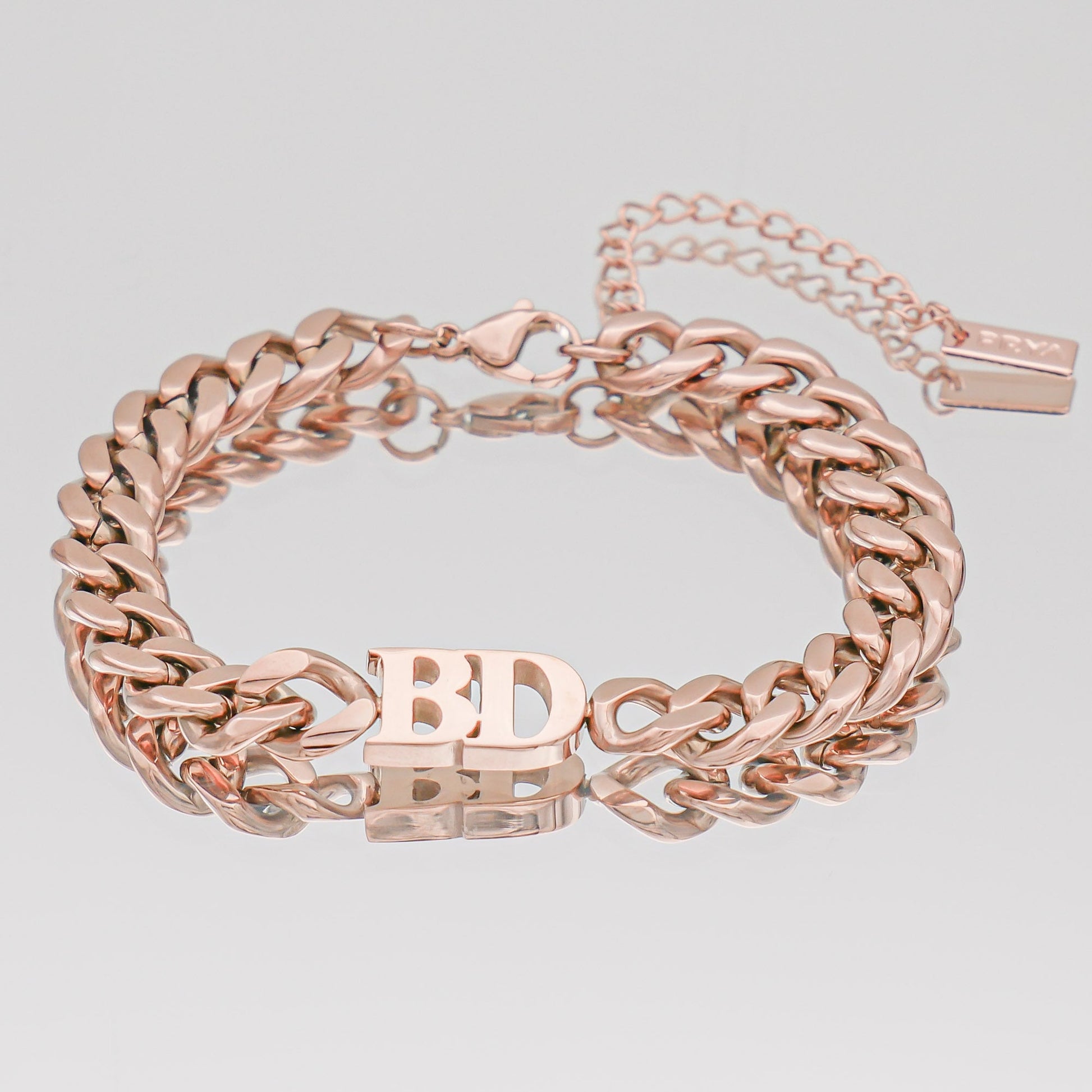 Initial Bracelet in rose gold and cuban chain