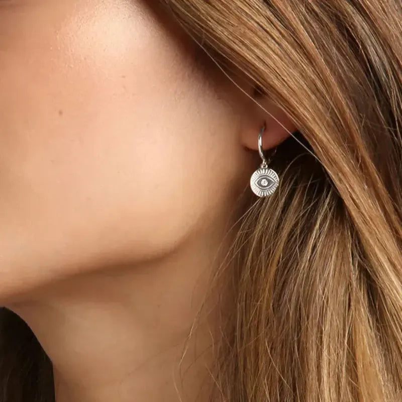 Boucles d'oreilles créoles avec disque de protection contre le mauvais œil